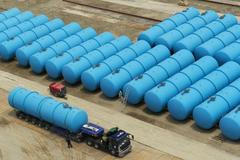 Fukušima - kontejnery s radioaktivní vodou