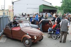 Sraz Velorexů v továrně v Solnici