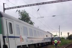 Nehoda vlaku a autobusu v Chrástu u Plzně