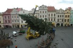 První adventní víkend se rozsvěcely stromečky