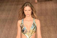 Léto ještě nezačalo, a už jsou tu plavky pro léto 2012