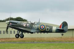 Spitfire AB910, letoun historické letky britského Královského letectva