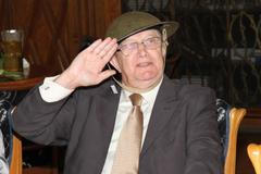 Jiří Suchý v přilbě