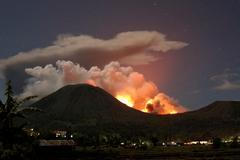 Indonéská sopka Mount Lokon se probudila