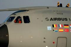 A 400M, nový náklaďák oblohy NATO, poprvé vzlétl