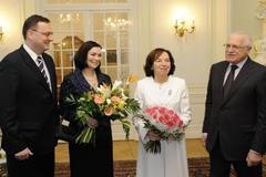 Petr Nečas s manželkou u Klausových v Lánech