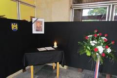 Pietní místo na jindřichohradeckém stadionu 1