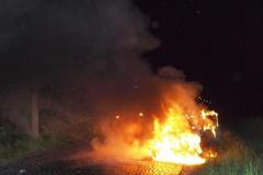 U Třebechovic shořelo osobní auto