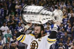 Finále Stanley Cupu 2011: Vancouver - Boston (Chára)