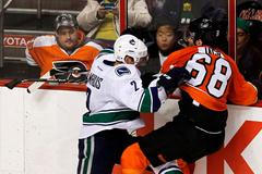 Philadelphia - Vancouver (Jágr a Hamhuis)