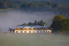 Stavba roku Královéhradeckého kraje za rok 2010 - hotel Grund resort