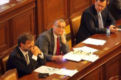 Schůze sněmovny a K6