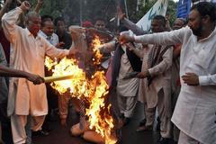 Muslimové Korán protesty