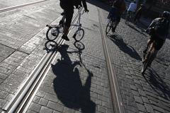 Projížďka Prahou na kole s ministrem dopravy