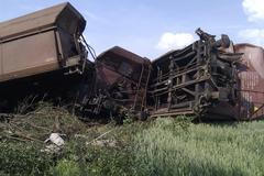 Vykolejený nákladní vlak