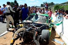 Zničený vůz Guida Falaschiho po tragické nehodě