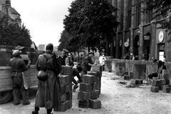 Před padesáti lety se začala stavět berlínská zeď