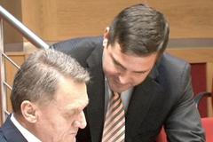 Neslyšitelné zahájení jednání na pražské radnici