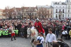 Svatý Martin přivezl k požehnání letošní mladá vína