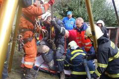 Záchrana muže ze studny