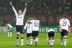 Liga mistrů: Milán - Tottenham (Crouch)