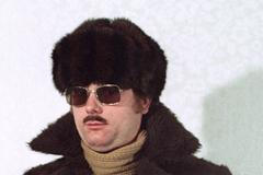 V čem chodili špioni Stasi do práce? Beranice je základ