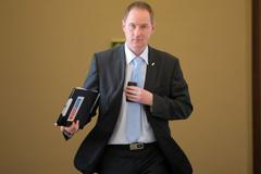 Schůze sněmovny a K6