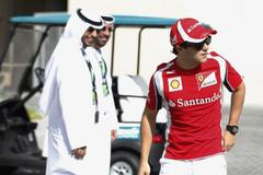 Piloti F1 se připravují na závod v Abú Dhabí