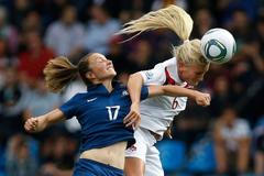 MS fotbal ženy - Kanada - Francie (Kyle a Thiney)