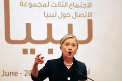 Hillary Clintonová v Abú Zabí - jednání Libyjské kontaktní skupiny