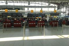 Letiště Praha se po třech dnech probouzí k životu