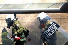 Demonstrace v Athénách - střety s těžkooděnci