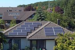 Střešní fotovoltaická elektrárna