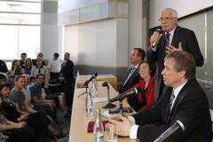 Klaus diskutuje se studenty TU Liberec