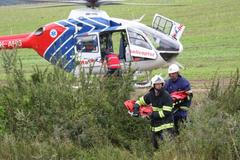 Nehoda autobusu, kamionu a osobního auta