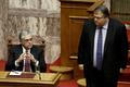 Premiér Papadimos (vlevo) a ministr financí Venizelos v řeckém parlamentu