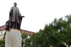 Ve Vrchlického sadech odhalili sochu Wilsona