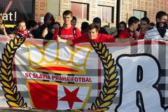 Slavia - pochod fanoušků