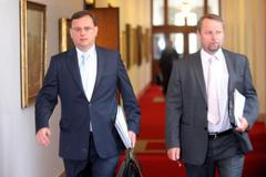 Vláda se sešla po dovolené