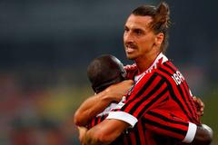 Superpohár: Zlatan Ibrahimovič a Clarence Seedorf (AC Milán)
