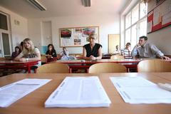 Maturita / Gymnázium Elišky Krásnohorské během státních maturit. / 31. 5. 2011.