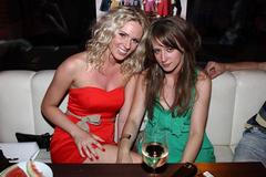 Film Party k filmu V peřině - Nikol Moravcová a Anan Stropnická