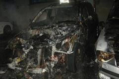 Shořelá auta v prostějovském autoklubu