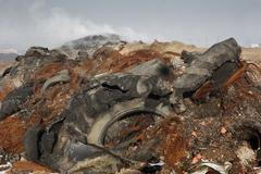 Hořící skládka pneumatik v Tušimicích