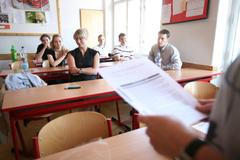 Maturita / Gymnázium Elišky Krásnohorské během státních maturit. / 31. 5. 2011.