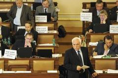 protesty čssd sněmovna