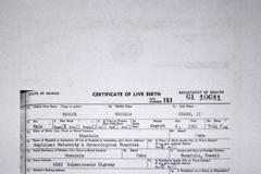 Barack Obama oslaví padesátiny - rodný list