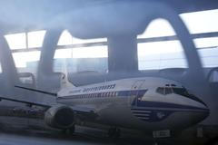 Boeing v retro kabátě