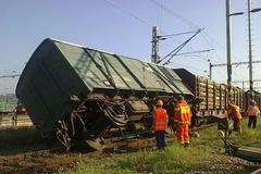 Vykolejení vlaku v Brně-Maloměřicích