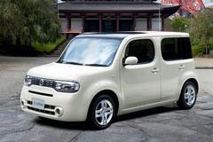 3 Auto roku Nissan Cube